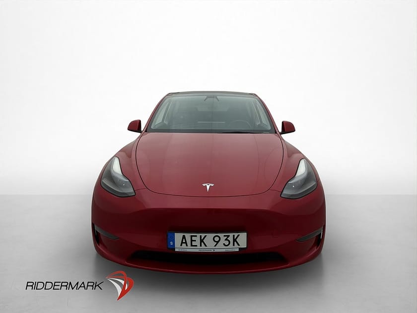 Bild 2 av Tesla Model Y Long Range AWD Autopilot Panorama En-Brukare