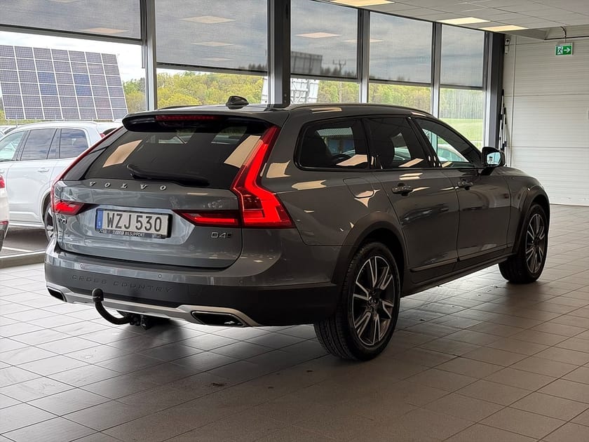 Bild 2 av Volvo V90 Cross Country D4 AWD VOC Drag 190hk