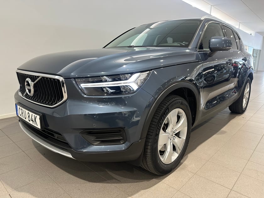 Bild 1 av Volvo XC40 B4 II FWD Bensin MomAdv NaviPro Edt / Dragkrok / Backkamera