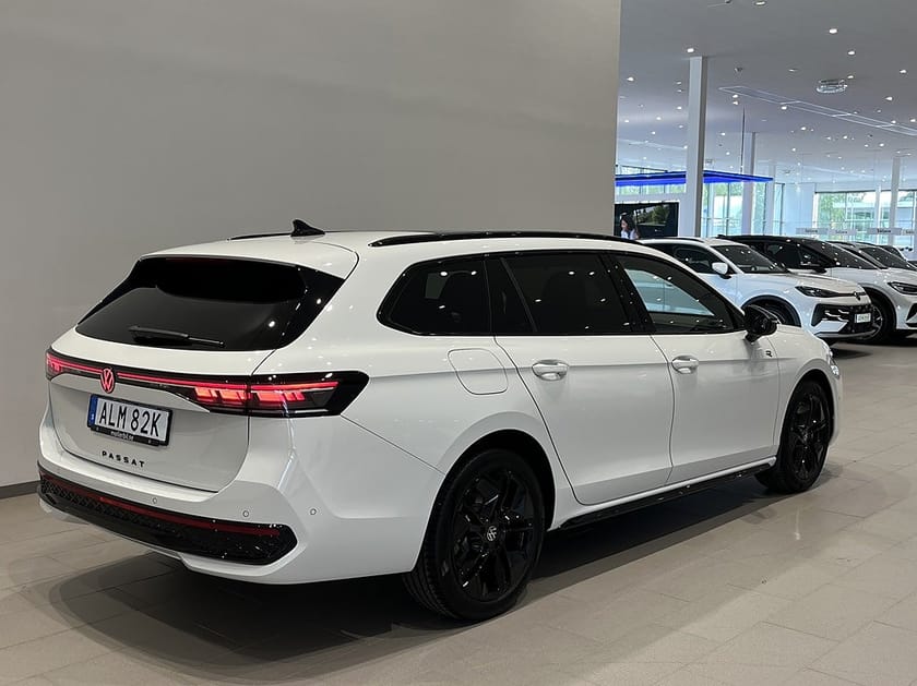 Bild 5 av Volkswagen Passat Variant eHybrid 272 DSG6 R-LINE