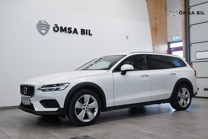 Bild 1 av Volvo V60 Cross Country D4 AWD Momentum Värmare Drag 190hk