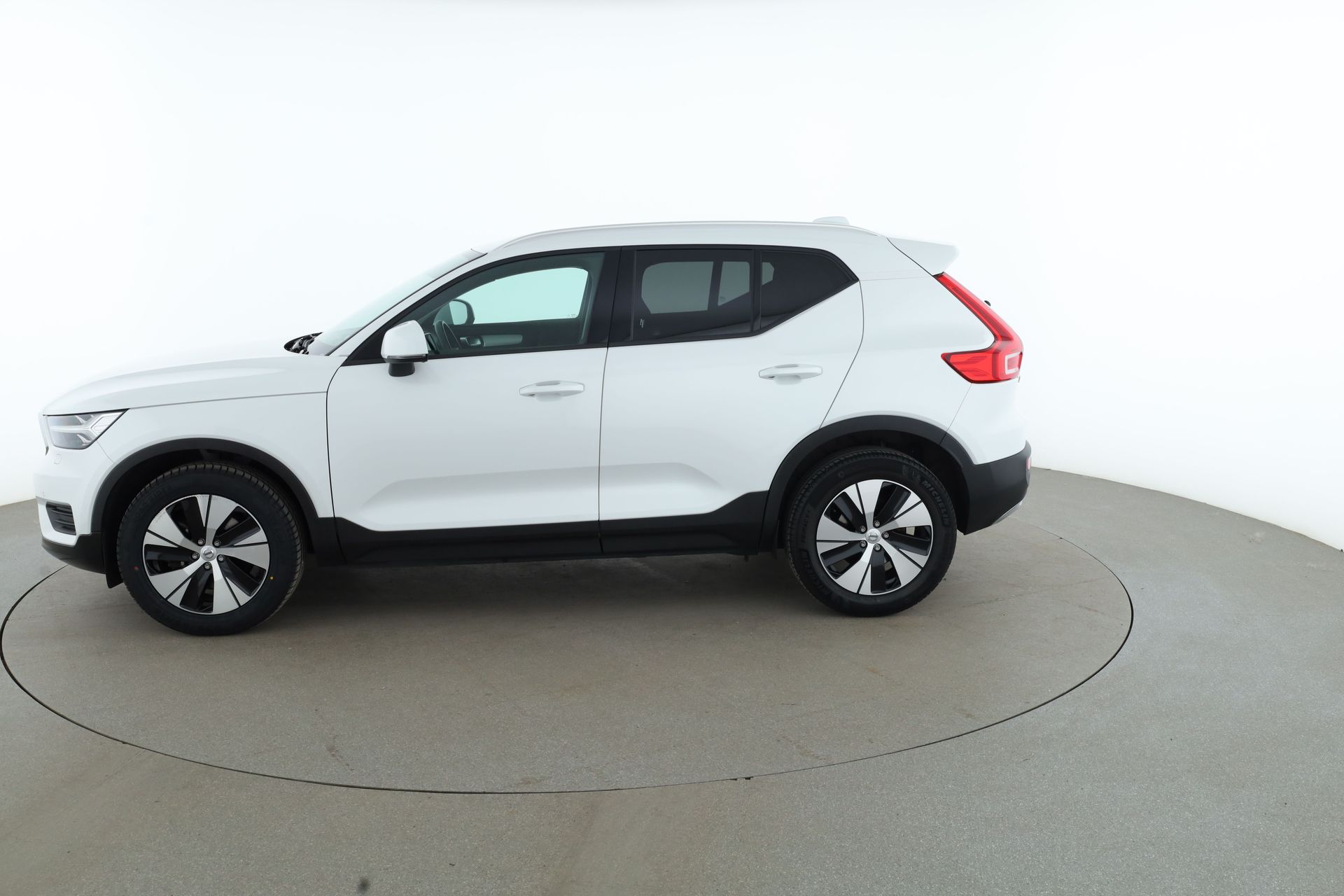Volvo XC40 B4 2022, bild 2/29