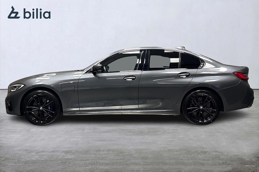 Bild 4 av BMW 330e xDrive Sedan Sedan/M Sport/Harman Kardon/Glastak/Laserljus