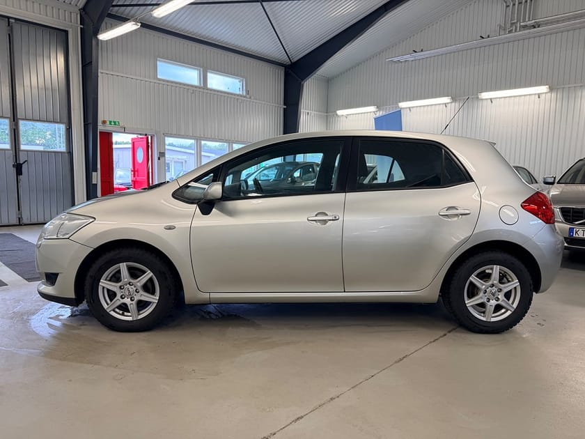 Bild 4 av Toyota Auris 5-dörrar 1.6 VVT, 124hk, Auto Välskött * Låga mil *