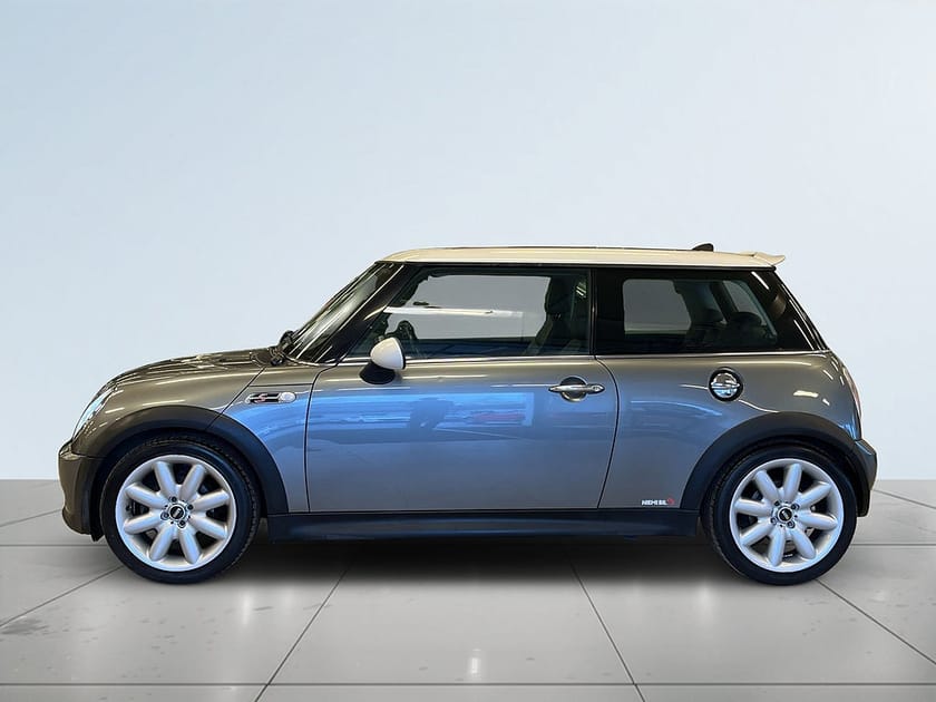 Bild 4 av MINI Cooper S Kamkedja/Panorama/SoV-Hjul/MoK-Värmare/Nybesiktad