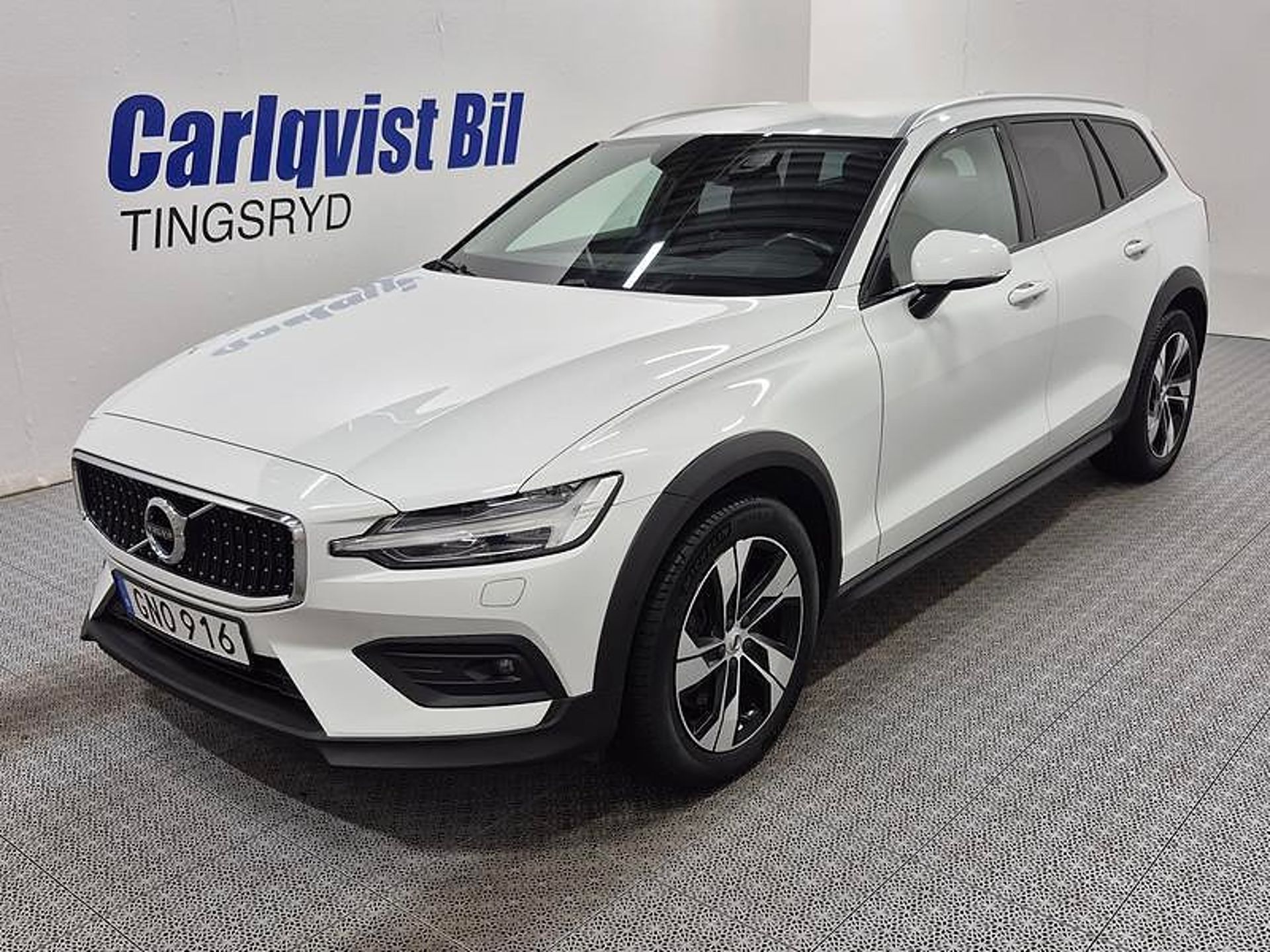 Volvo V60 Cross Country B4