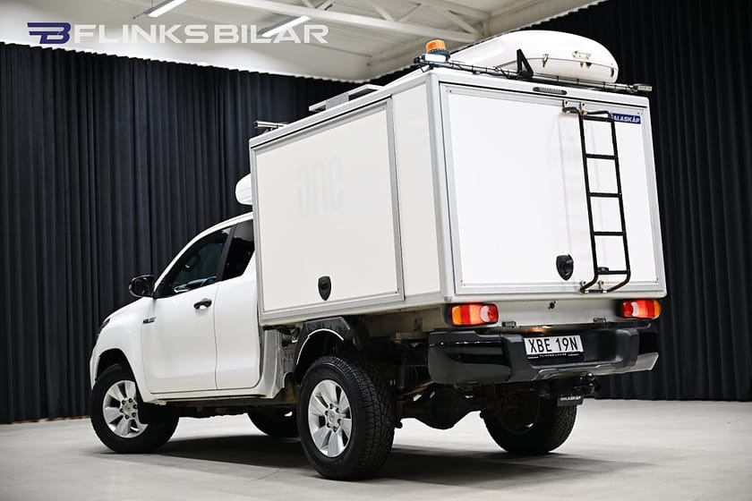 Bild 4 av Toyota Hilux Extra Cab 2.4 AWD 150HK Servicebil|Inredning|Kåpa|Leasbar|SeUtr!