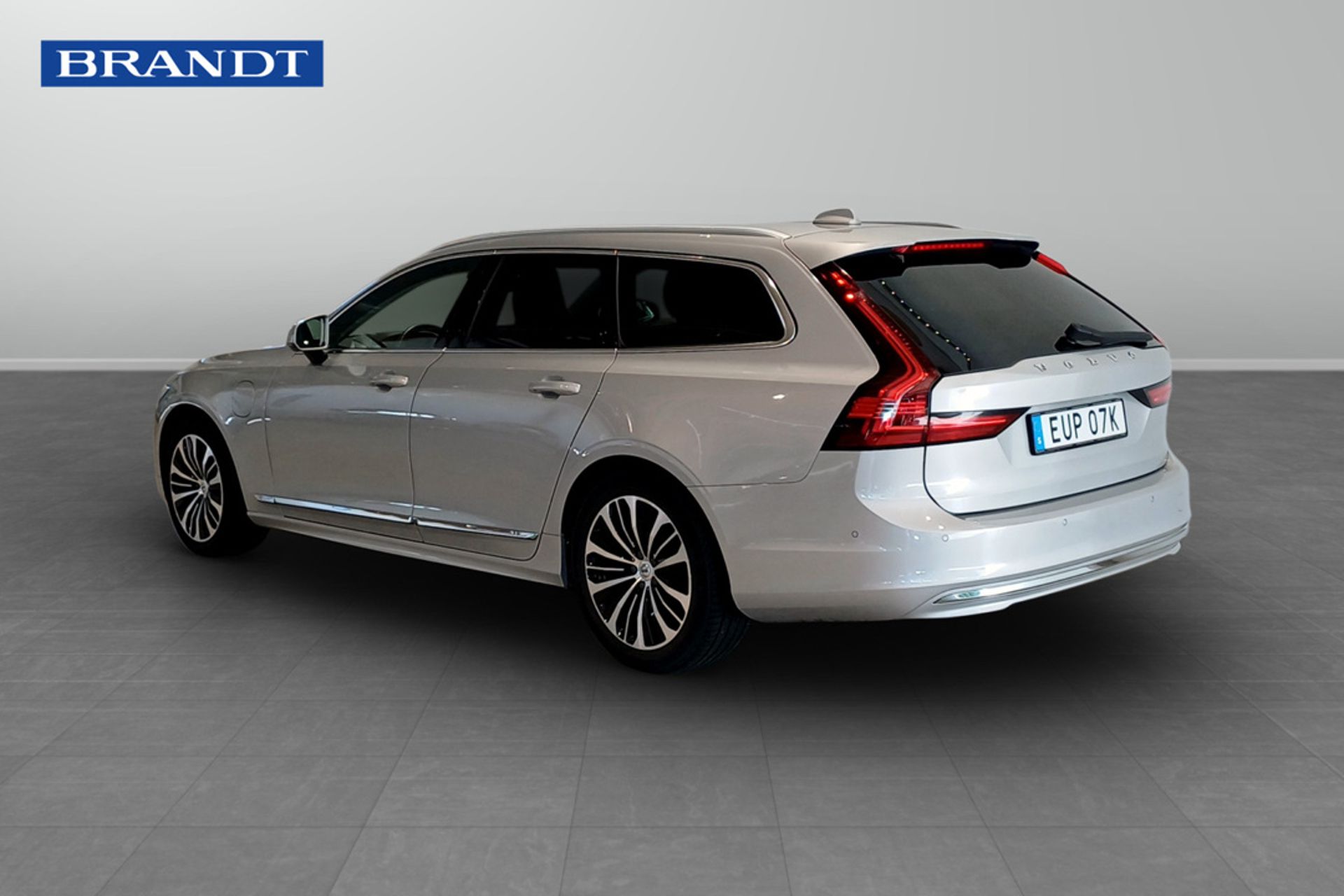 Volvo V90 Recharge T6 AWD 2023, bild 2/10