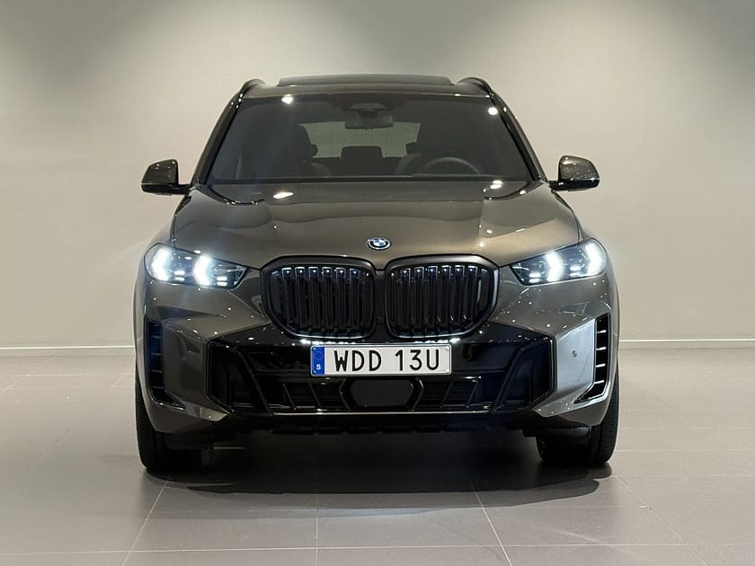 Bild 2 av BMW X5 xDrive50e M Sport Pro Drag Panorama Innovation 22"