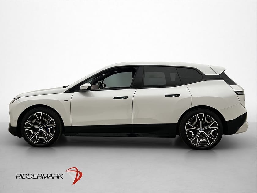 Bild 5 av BMW iX M60 M Sport Luft B&W 360 Sky Pano Drag Värmepump Soft
