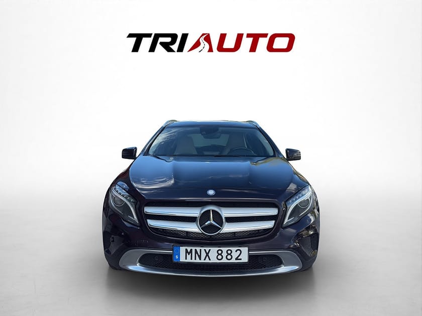 Bild 2 av Mercedes-Benz GLA 220 CDI 4MATIC Panorama Dragkrok Kamera Navigation
