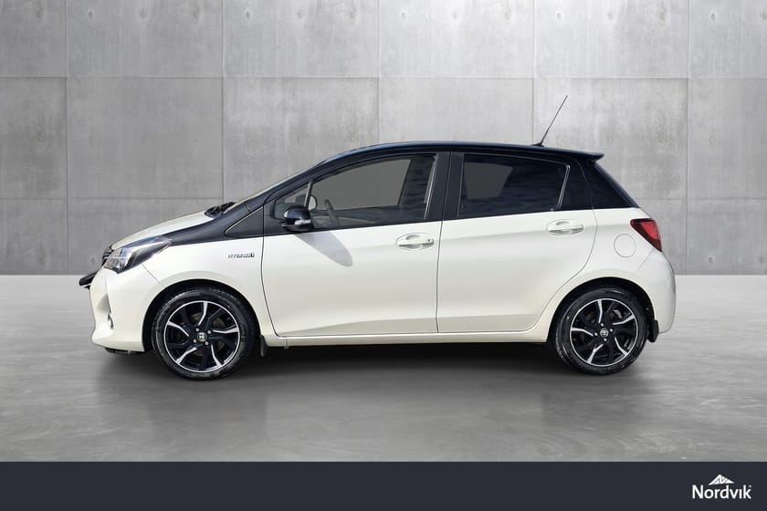Bilde 2 av Toyota Yaris Hybrid Hybrid/LED-bar/DEFA/Bi-tone