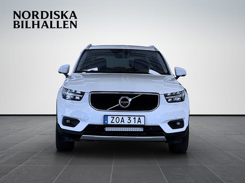 Bild 2 av Volvo XC40 D4 AWD Geartronic Momentum Advanced 360-kamera Dragkrok