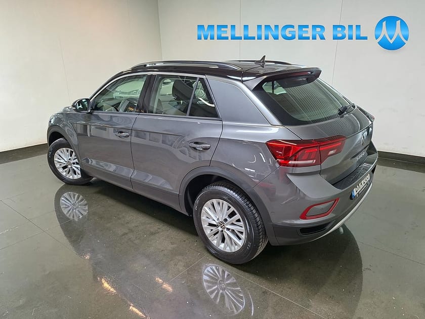 Bild 4 av Volkswagen T-Roc 1.5 TSI 150hk DSG Cockpit GPS Backkamera Drag