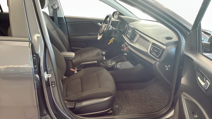 Bild 3 av Kia Rio 1.2 CVVT / B-KAMERA / CARPLAY / RATTVÄRME /