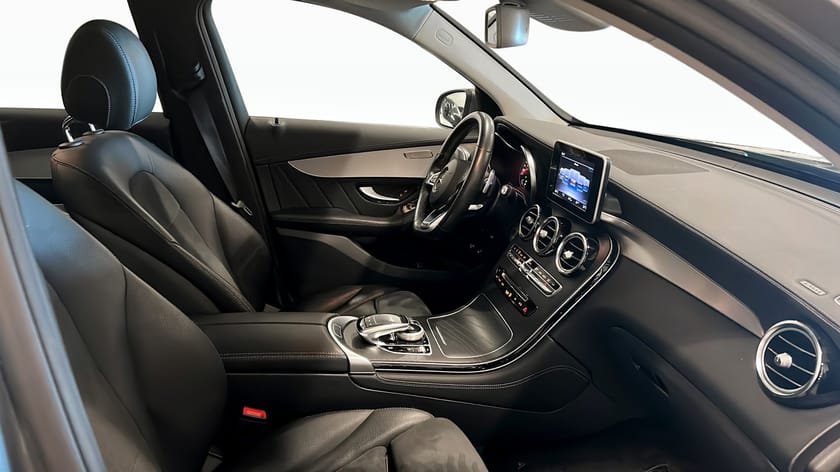 Bild 3 av Mercedes-Benz GLC 220 d 4MATIC Drag / Backkamera/ Navigation