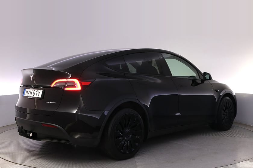 Bild 5 av Tesla Model Y Long Range AWD Autopilot Panorama Drag