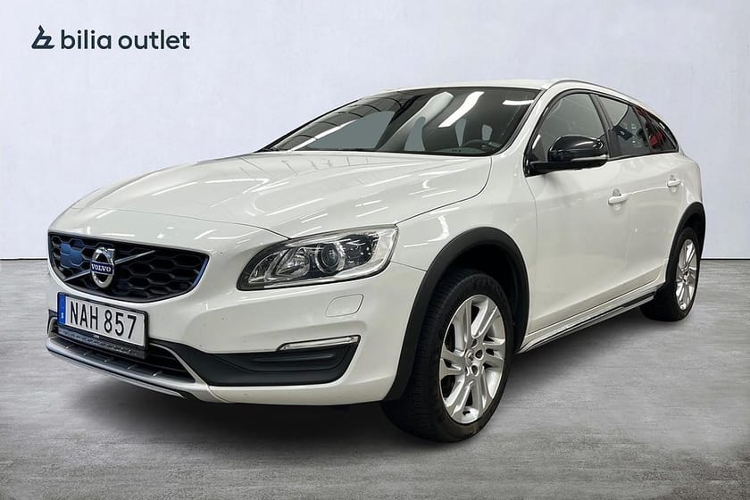 Bild 1 av Volvo V60 Cross Country D4 AWD Momentum Business 190hk Drag Navigation Värmare