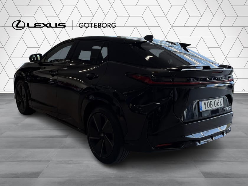 Bild 3 av Lexus RZ 550e F SPORT DIMORAMATAK - MARK LEVINSON