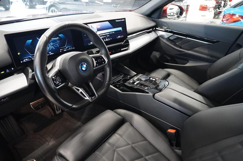 Bild 2 av BMW 530e xDrive Touring M-Sport Pano DAP H K Drag Adaptiva-Led Leasebar