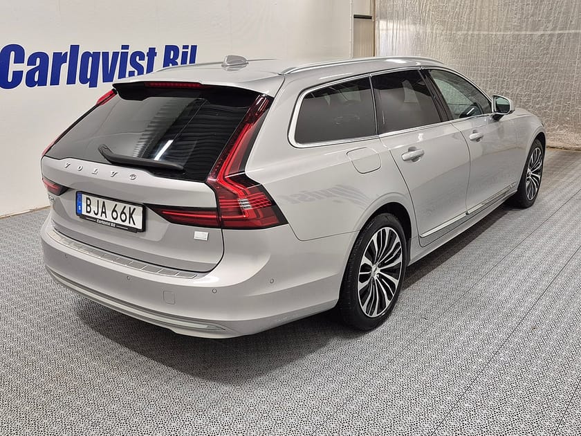 Bild 4 av Volvo V90 T6 Recharge Core Bright plug in AWD 350HK 4x4