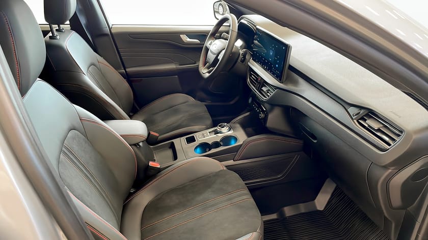 Bild 3 av Ford Kuga Plug-In Hybrid PHEV E-CVT ST-Line X