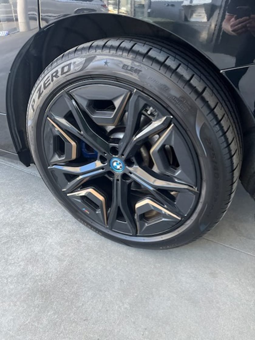 Bilde 4 av BMW iX xDrive50 FullyCharged,4hjuls,Luft,360,Lazer,22",Pano,SoftC.