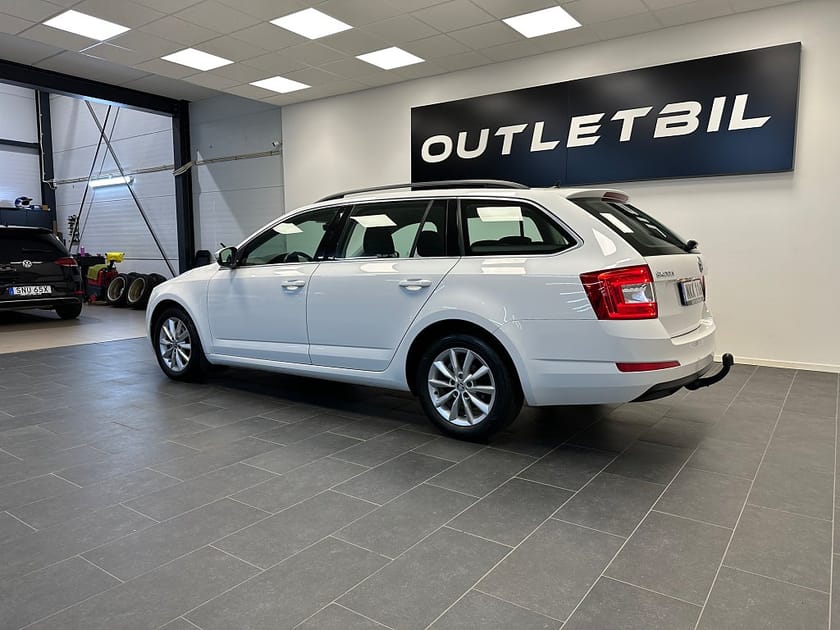 Bild 4 av Škoda Octavia Kombi Skoda 1.0 TSI Ambition Dragkrok Carplay Värmare
