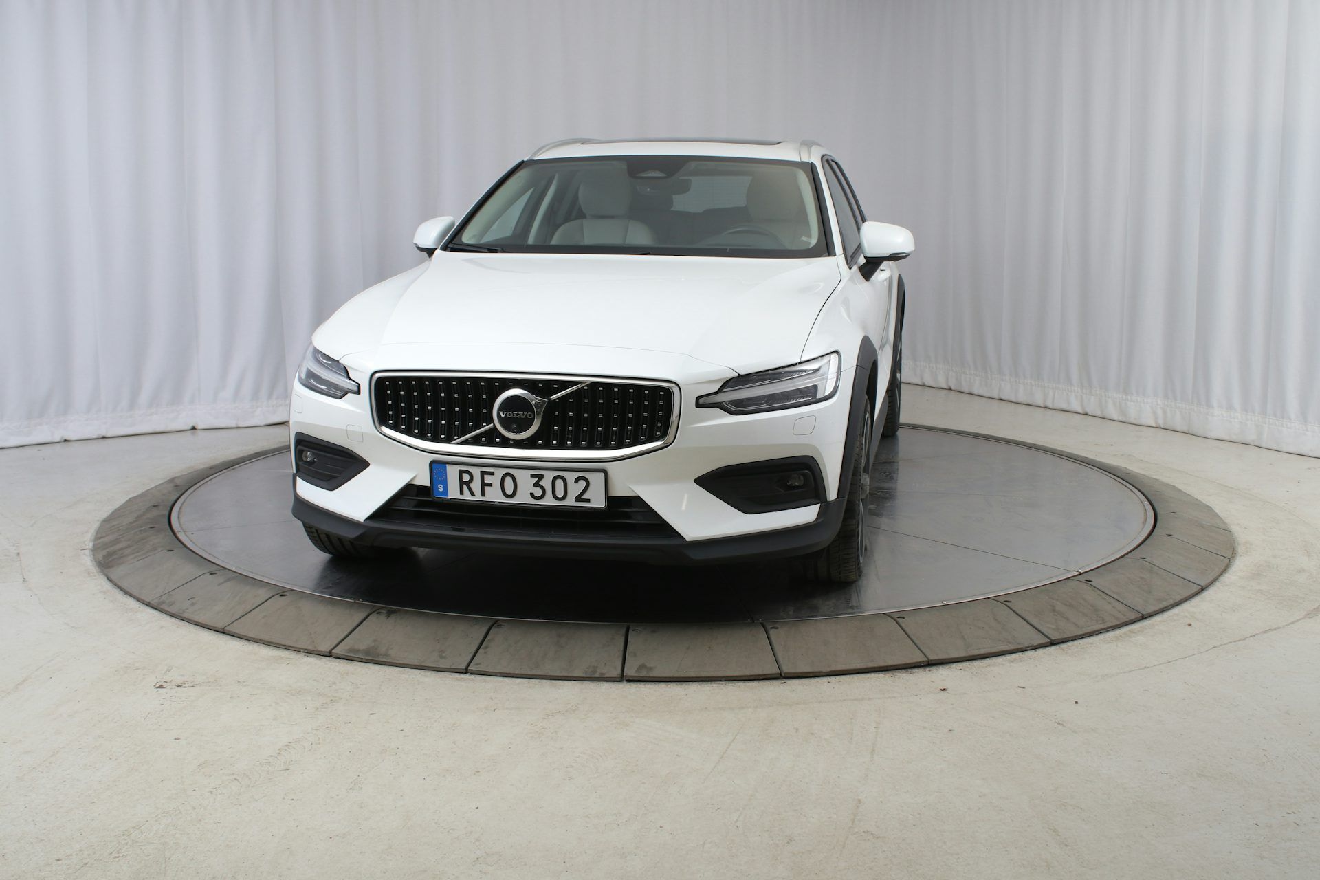 Volvo V60 Cross Country 2023, kuva 7/47