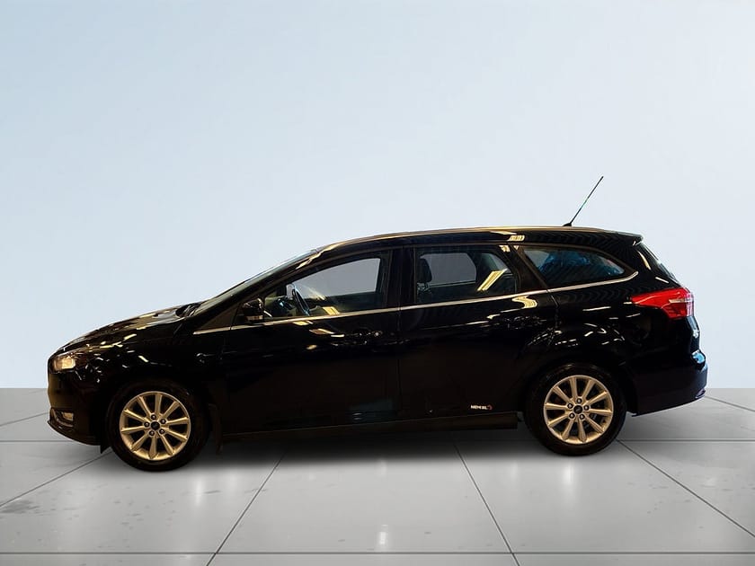 Bild 4 av Ford Focus Kombi 1.0 EcoBoost Titanium S&V-däck/Drag/Psens/Kamera
