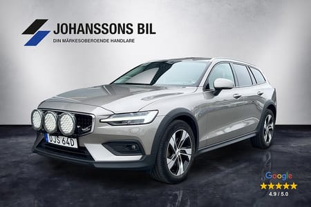 Volvo V60 Cross Country B4 AWD Advanced Kamera VOC Värmare Drag Navi SoV-däck