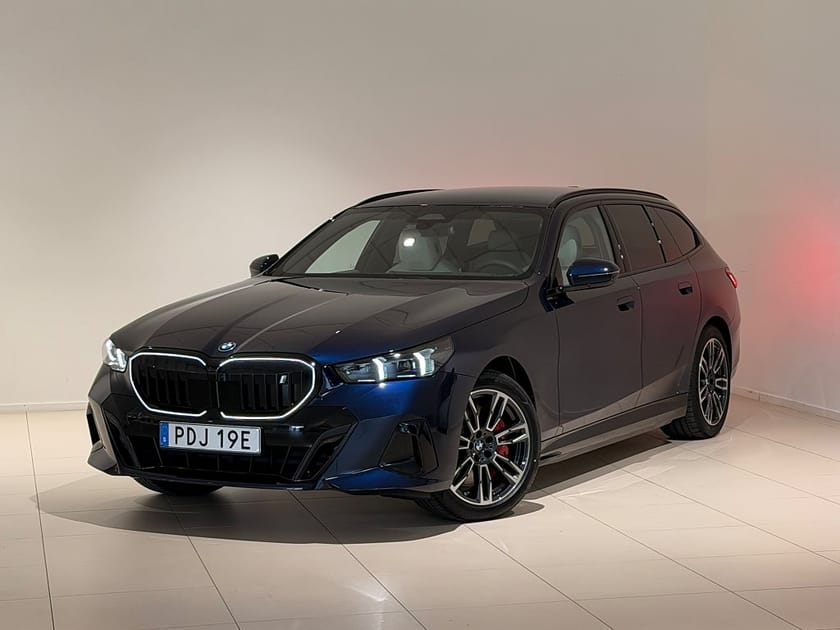 Bild 1 av BMW i5 xDrive40 Touring xDrive40, M-Sport Pro, Harman Kardon-Räntekampanj 0,95%