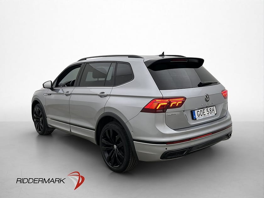 Bild 5 av Volkswagen Tiguan Allspace 7-sätes 7-Sits 4M R-Line Cockpit Black