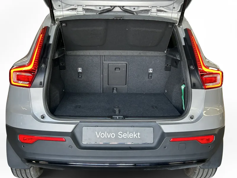 Bild 13 av 15 – Volvo XC40 B3 FWD Bensin Plus Dark