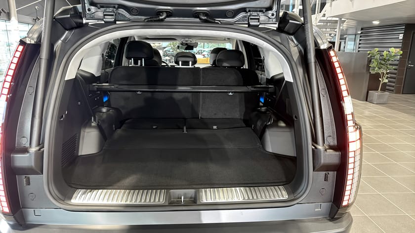Bild 5 av Hyundai Ioniq 9 Long Range AWD Calligraphy Line 110.3 kWh 313hk Hedin Edt