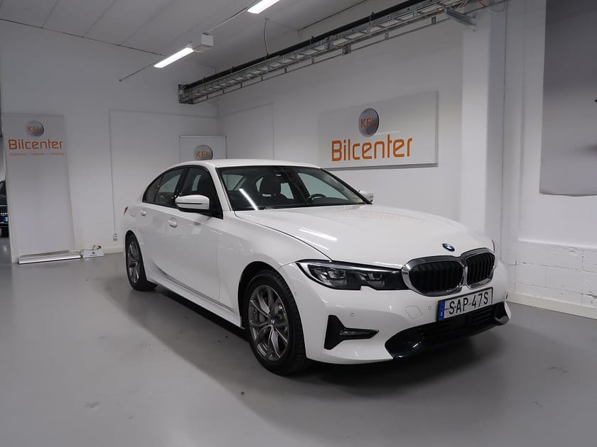 Bild 3 av BMW 330e Sedan Aut-V däck ingår-Drag-Navi-Carplay
