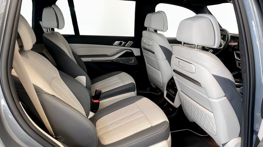 Bild 5 av BMW X7 M60i xDrive M-Sport 6-Sits B/W Panorama Drag