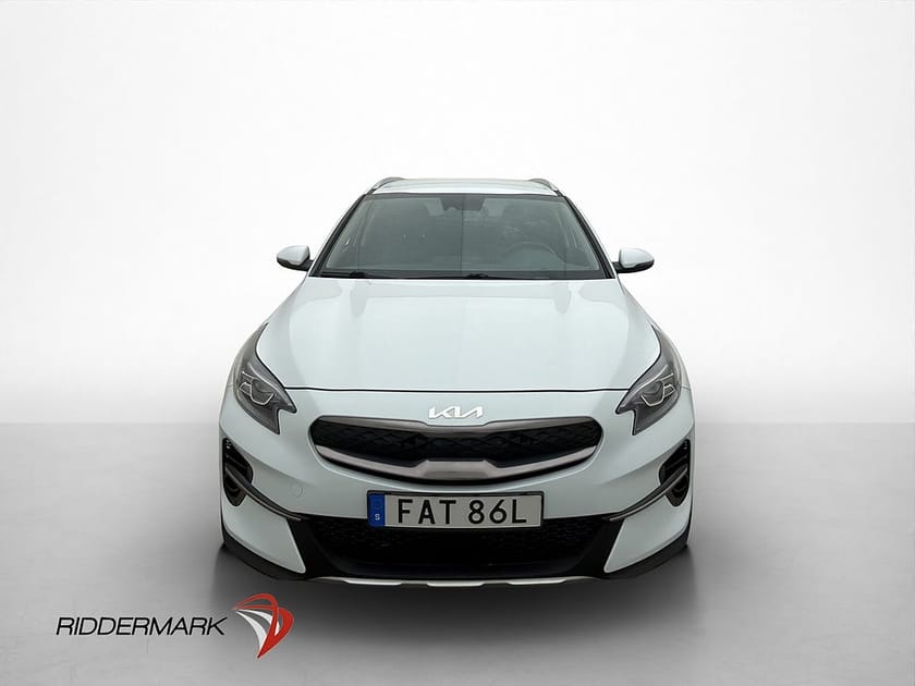 Bild 2 av Kia XCeed Plug-in Hybrid 141hk Drag Döda-vinkel Kamera Navi