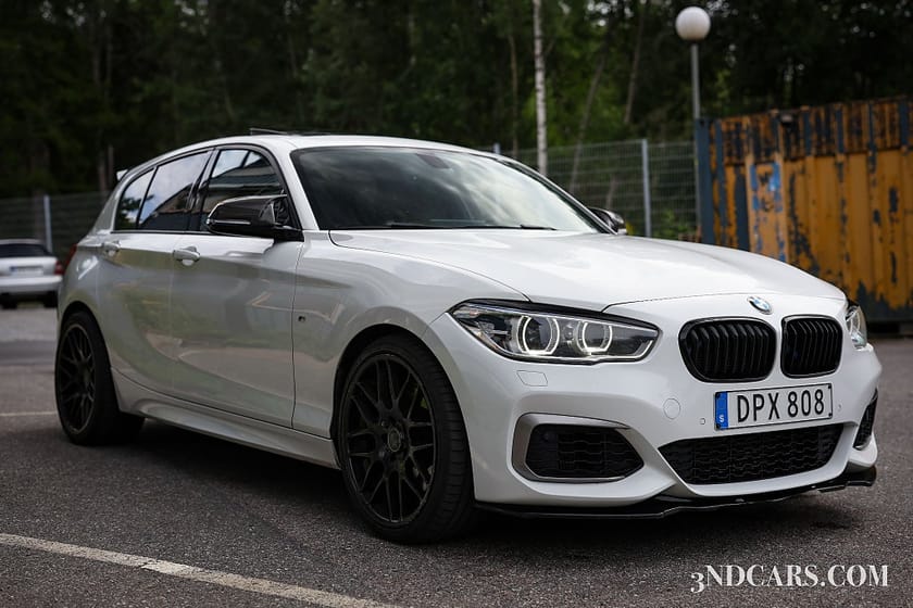 Bild 3 av BMW M135i xDrive H/K MHD GLASTAKLUCKA M-VÄRMARE MM