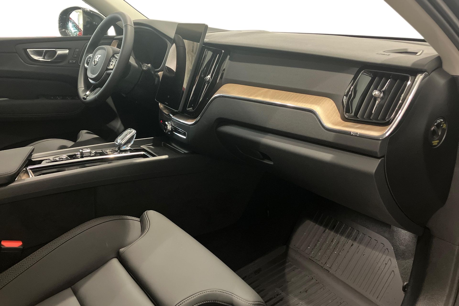 Volvo XC60 T6 Plug-In Hybrid AWD 2027, bild 7/10