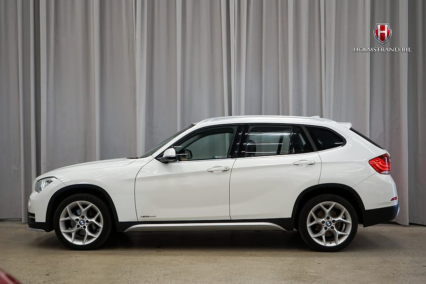 Bild 1 av BMW X1 xDrive18d Steptronic xLine Drag Rattvärm PDC GPS Lågmil
