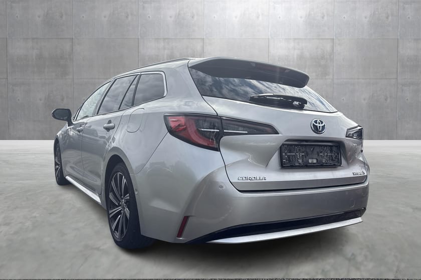 Bilde 2 av Toyota Corolla Touring Sports Hybrid Active Tech I Lav km I Kompl. service I