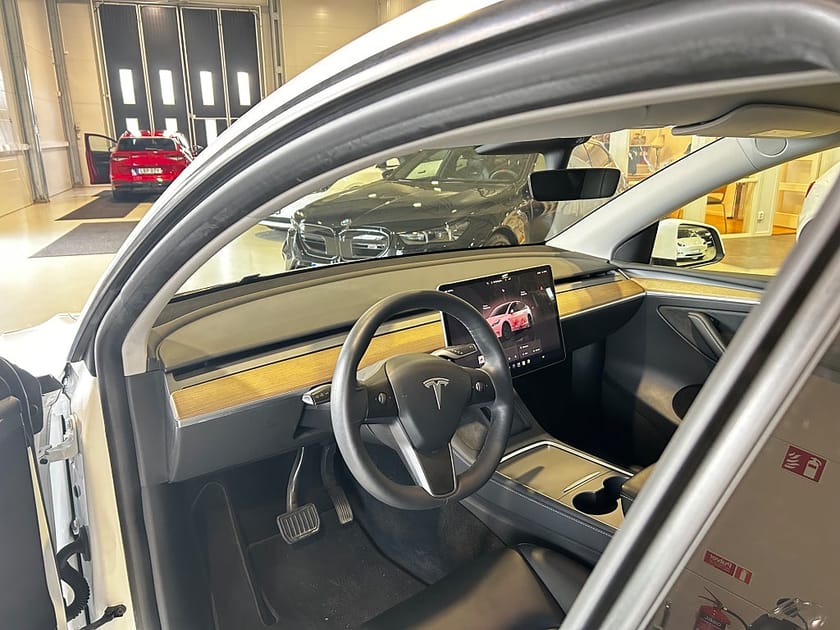 Bild 5 av Tesla Model Y Long Range AWD
