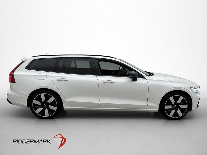 Bild 4 av Volvo V60 Recharge T8 AWD Ultimate Dark Pano H/K Drag HUD
