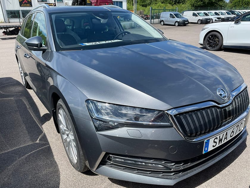 Bild 2 av Škoda Superb iV Kombi Skoda COMBI Plug in 218HK Business Läder 360