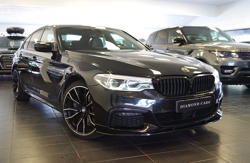 Bild 1 av BMW 540i xDrive Sedan M Sport B&W Taklucka Ventilerade