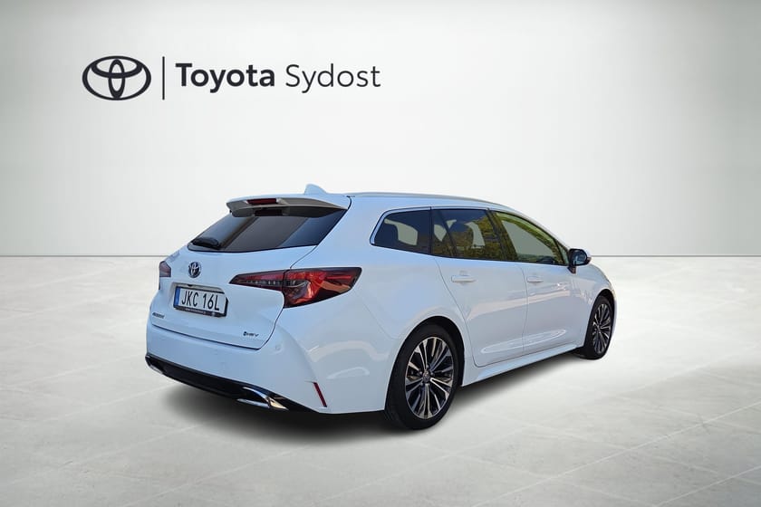 Bild 5 av Toyota Corolla Touring Sports Hybrid P-sensorer back och fram, Backkamera, Rattvärme, El bagagelucka mm