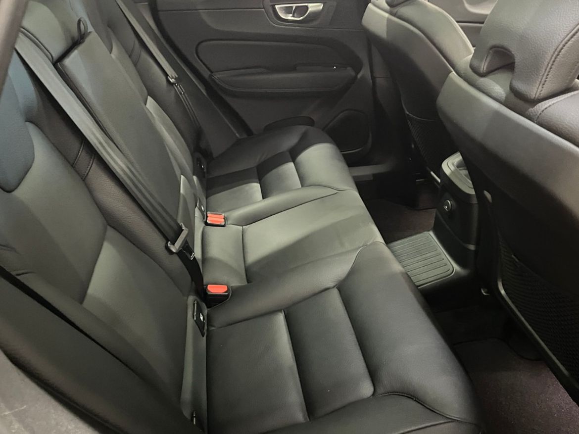 Volvo XC60 2023 - miniatyr 10