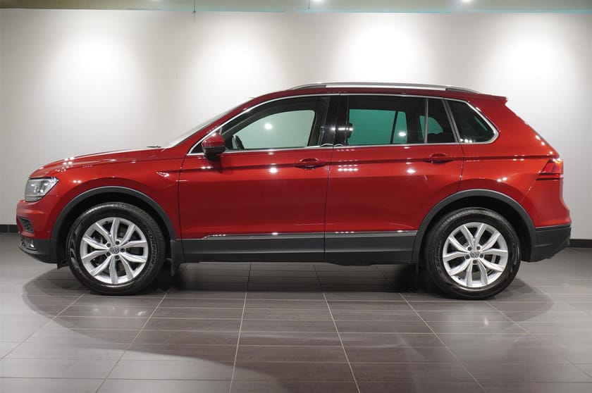 Bild 3 av Volkswagen Tiguan TSI 180 4Motion DSG Executive Drag Kamera Värmare