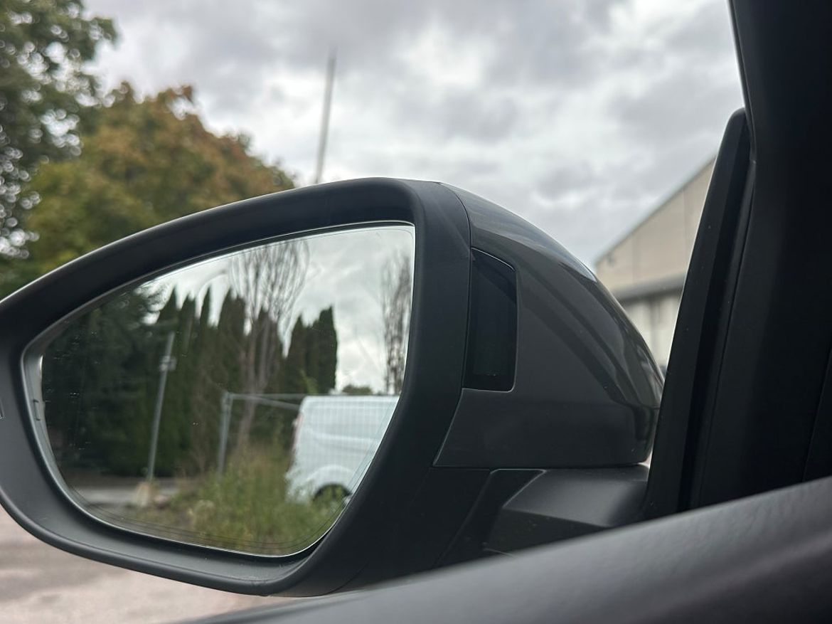 Audi Q8 55 e-tron quattro, bild 23 av 27